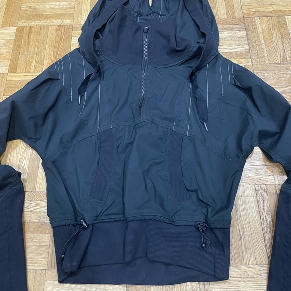 Rare lululemon jacket size 6 - Picture 2 of 5